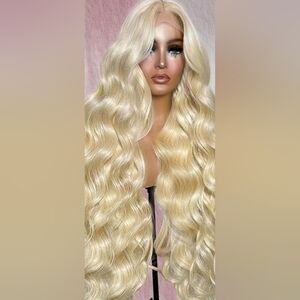 Luxurious Blonde Wavy Hair Wig
